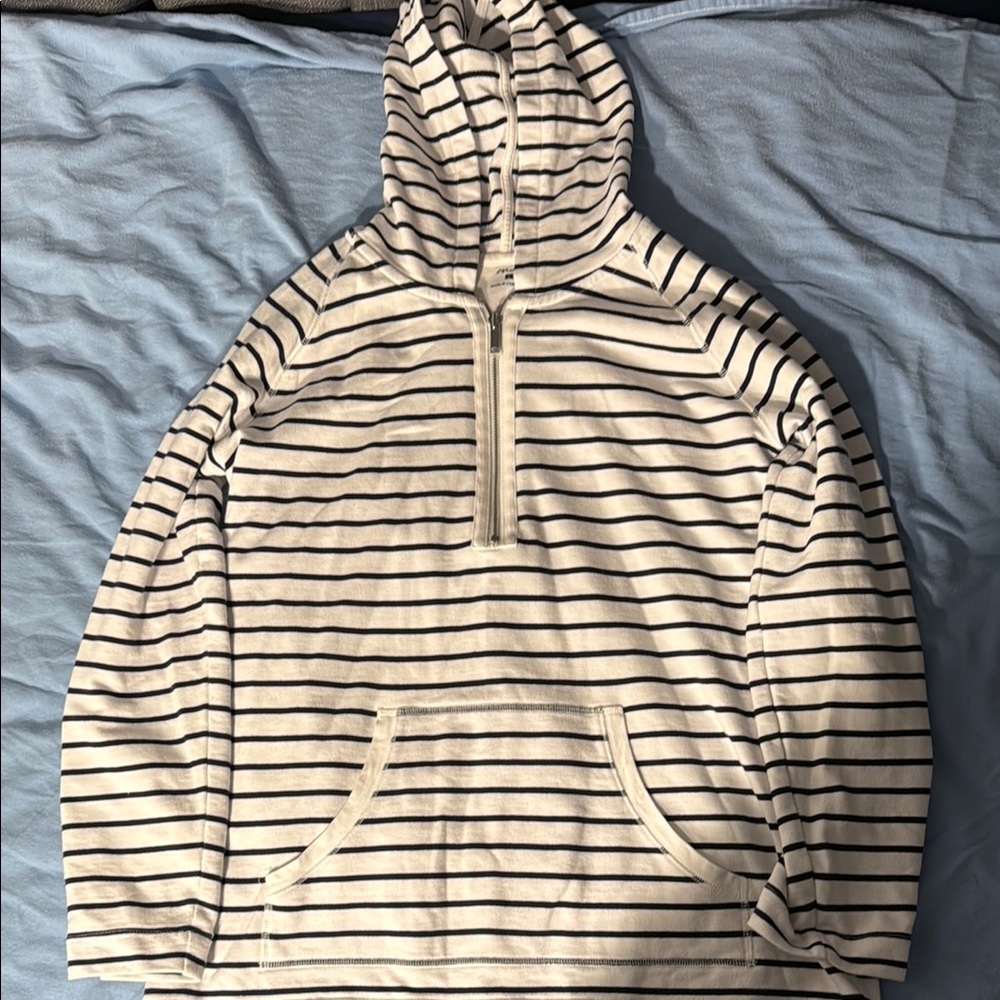 Source Unknown White and Black Zip Up Sweater